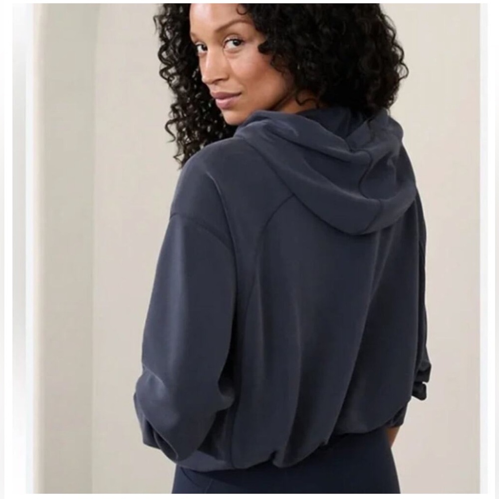 Athleta Seasoft Navy blue hoodie with bubble hem - XL - Picture 3 of 8